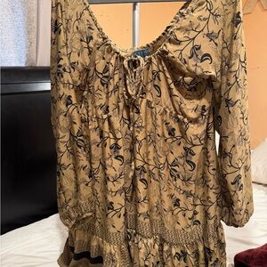 Floral‎ Tan and Black Women's Top